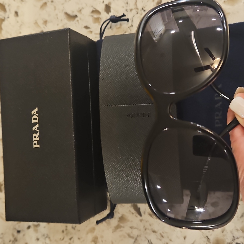 Prada Black Polarized Sunglasses with Full Inclusion - Picture 5 of 11